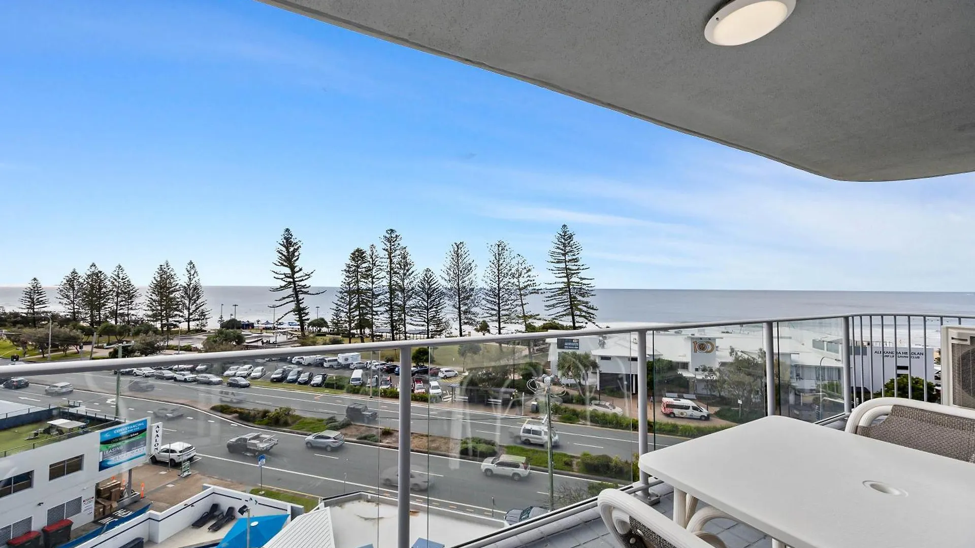 Mandolin Beachfront Resort Alexandra Headland Apartmanhotel