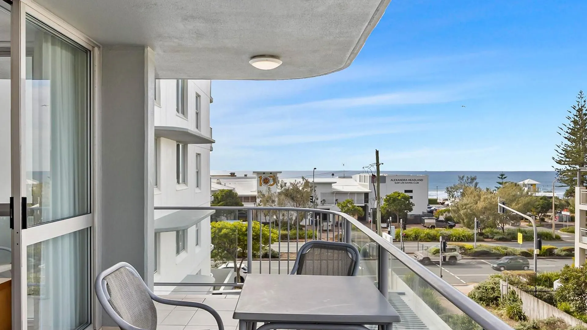 **** Aparthotel Mandolin Beachfront Resort Alexandra Headland Australia