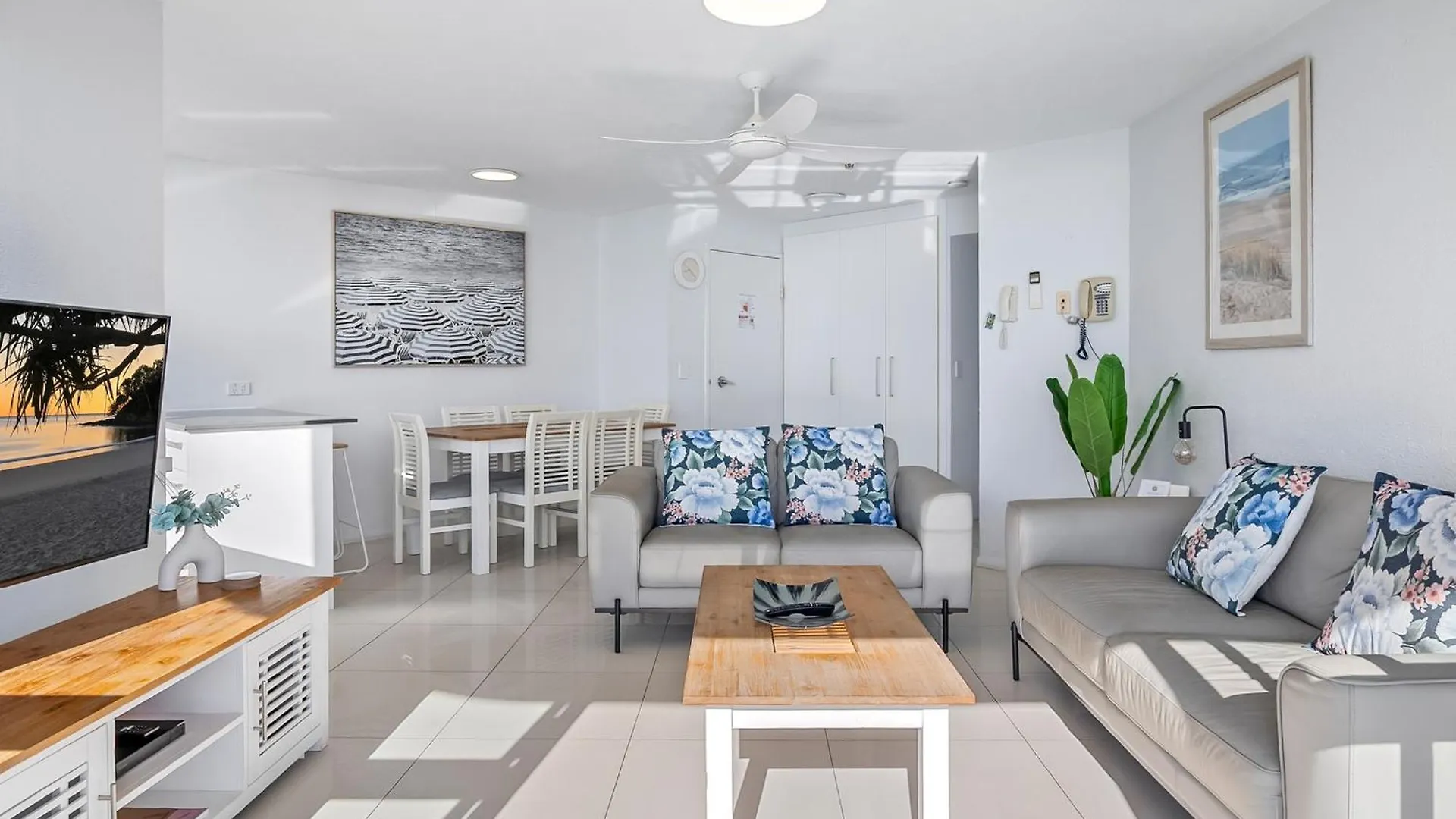 Ξενοδοχείο με διαμερίσματα Mandolin Beachfront Resort Alexandra Headland