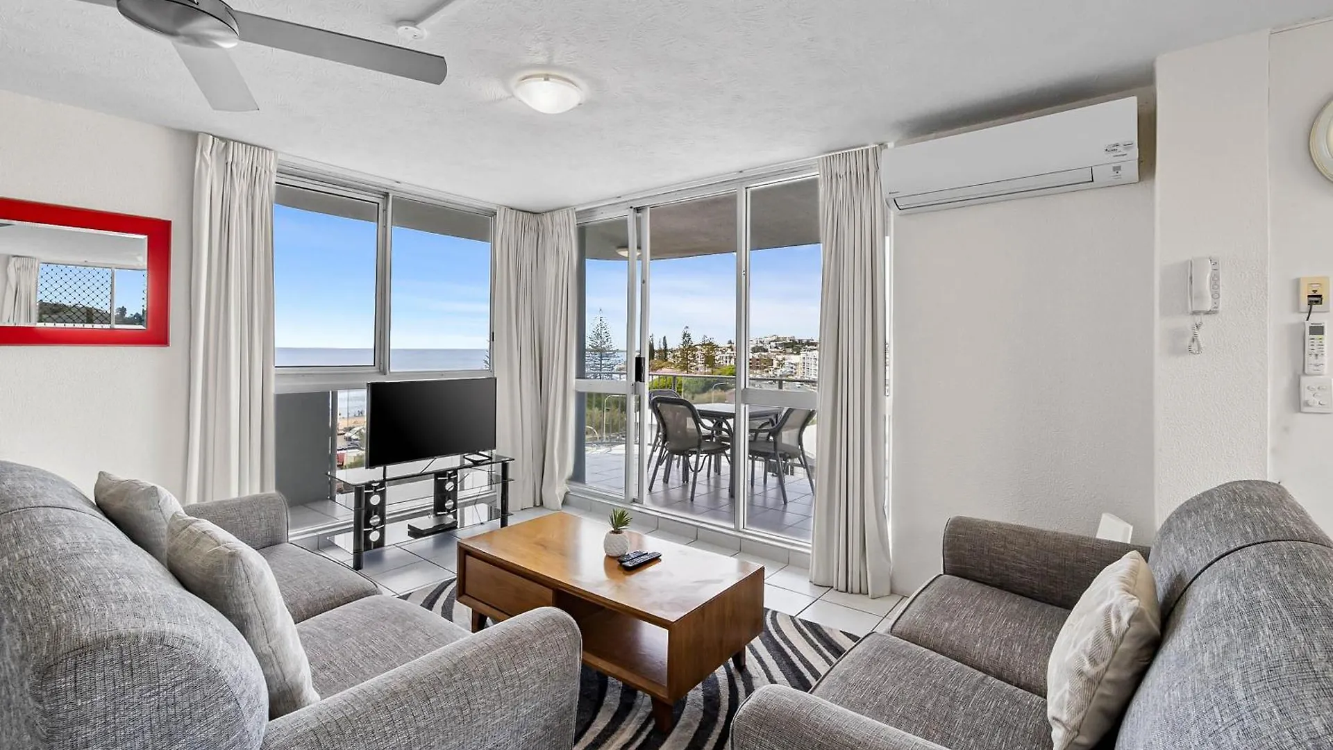 Aparthotel Mandolin Beachfront Resort Alexandra Headland