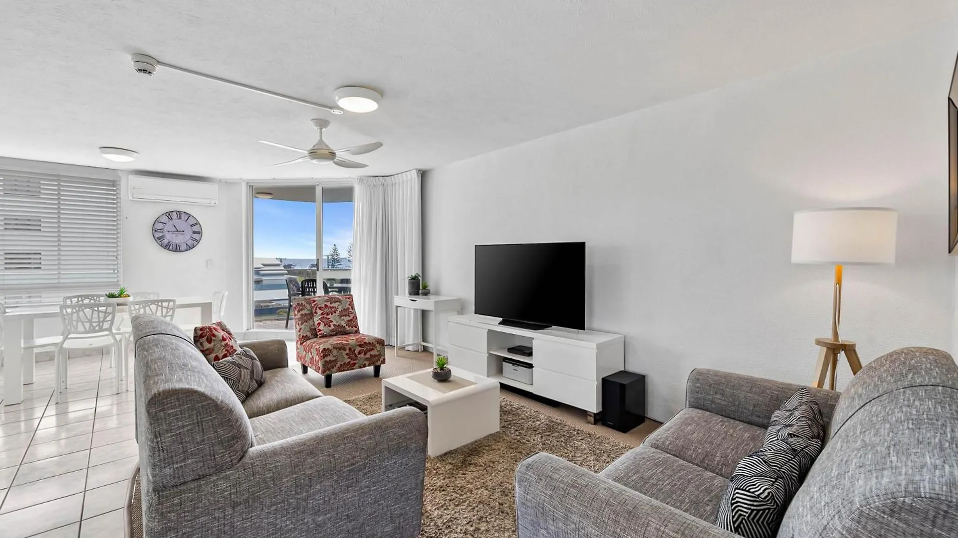 Aparthotel Mandolin Beachfront Resort Alexandra Headland