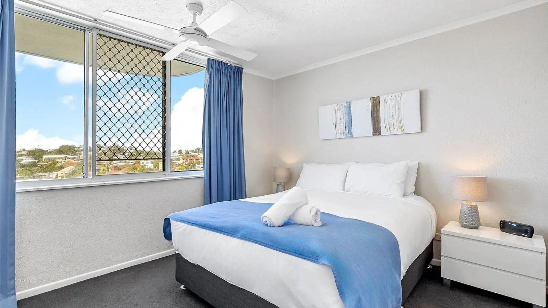 Aparthotel Mandolin Beachfront Resort Alexandra Headland