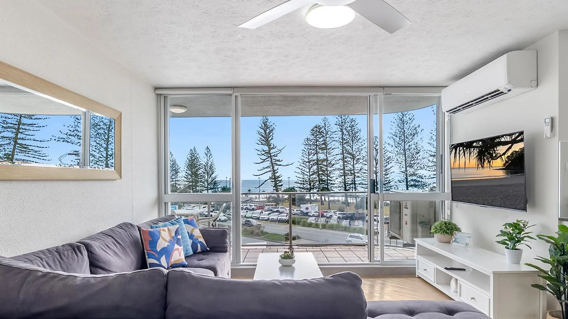 Mandolin Beachfront Resort Alexandra Headland