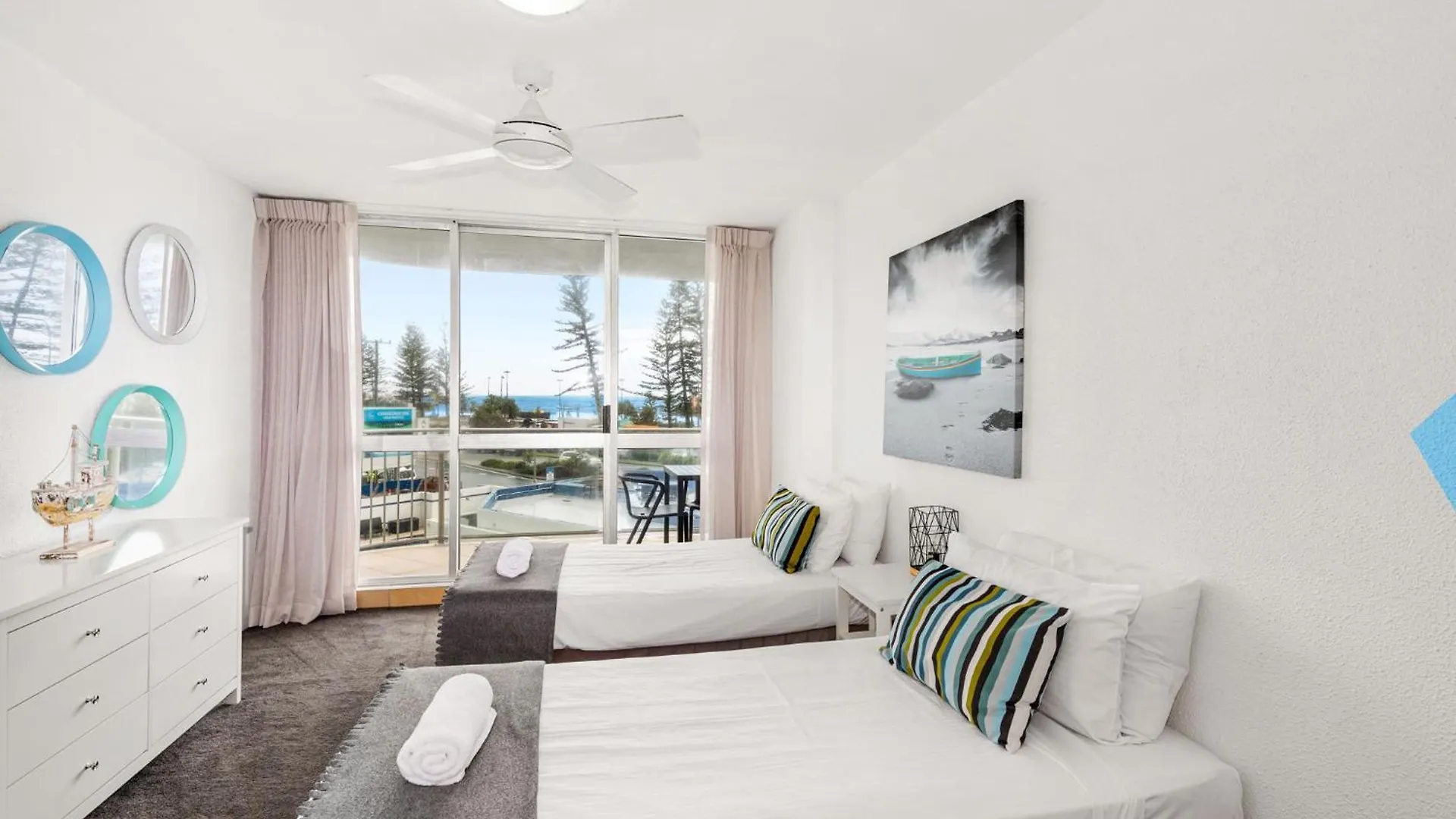 Aparthotel Mandolin Beachfront Resort Alexandra Headland